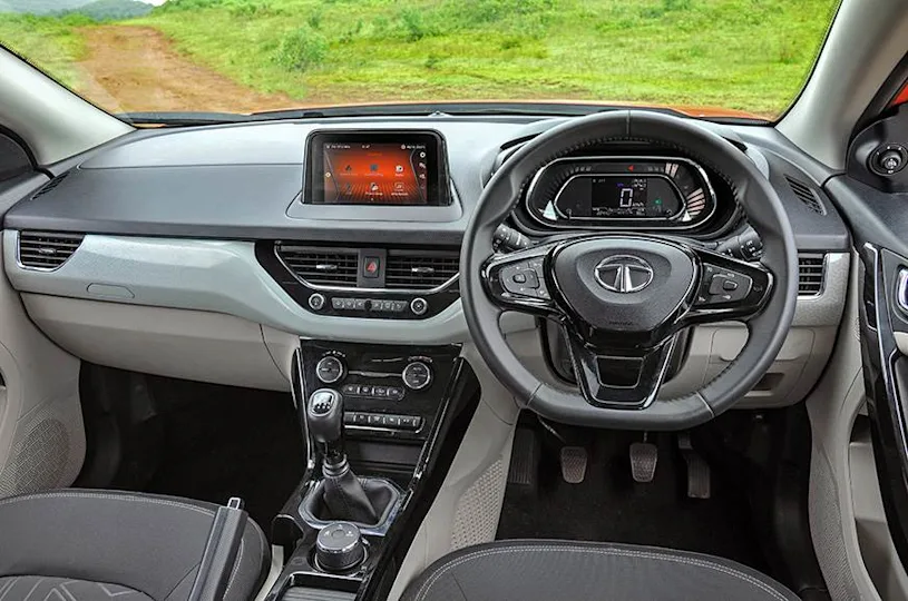 Tata Nexon Facelift Review – Worth the Upgrade?