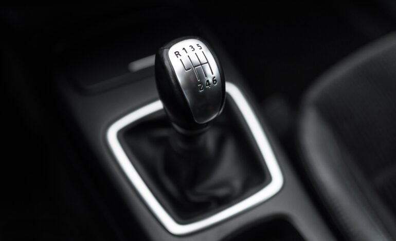 Manual vs Automatic Cars – Pros and Cons Explained