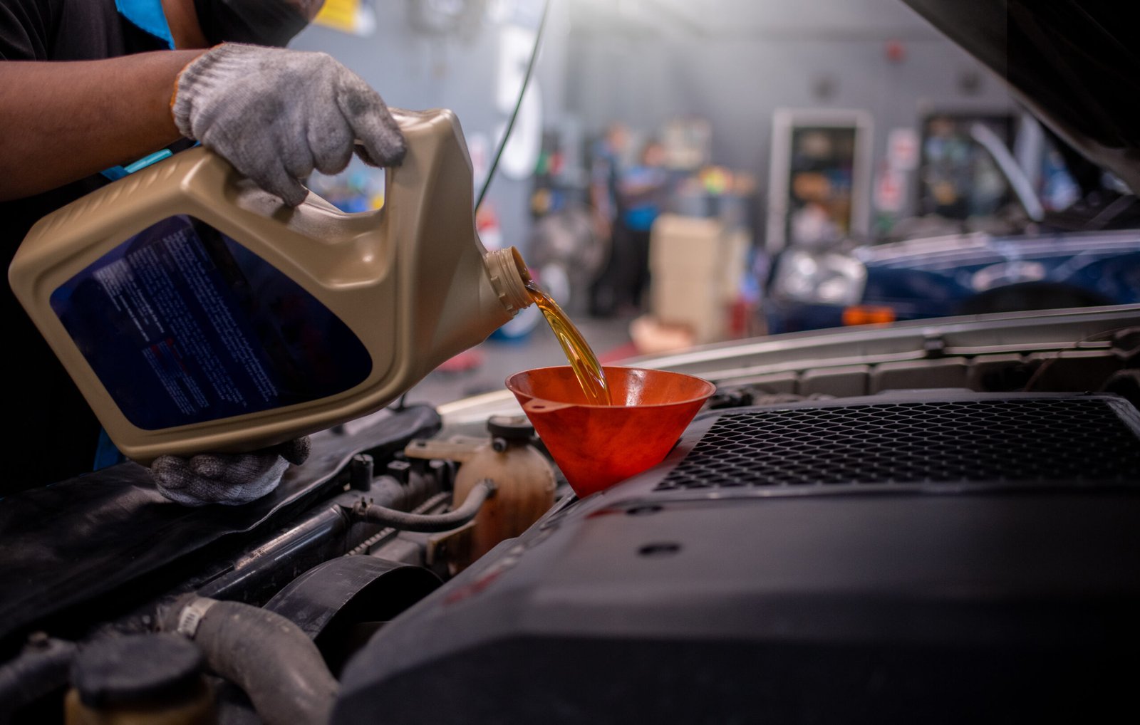 Engine Oil Guide – When and How to Change It